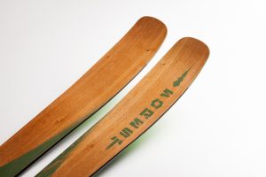 Forest Skis / LOTOR – lyže Forest Skis, model LOTOR s hybridnou geometriou