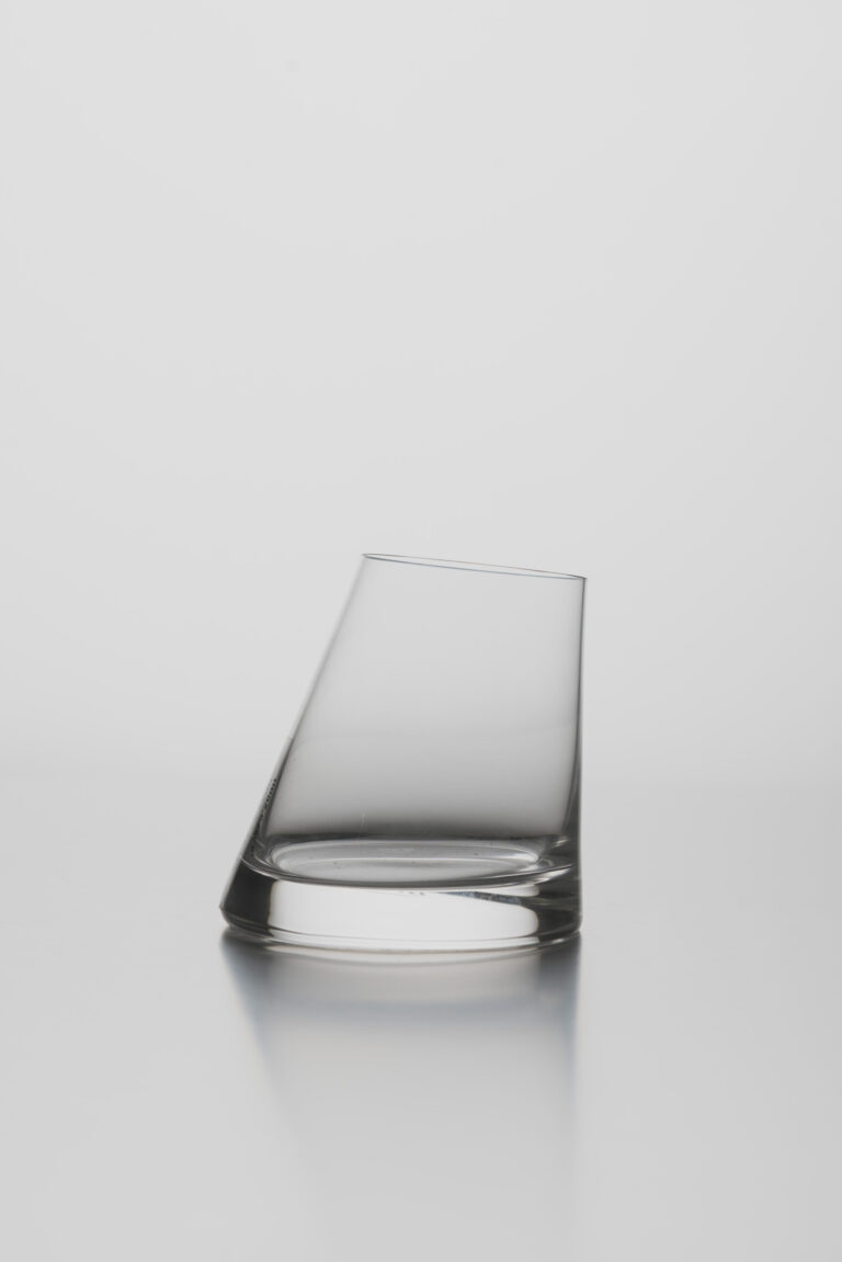Asymetrický pohár na whisky LR 3975