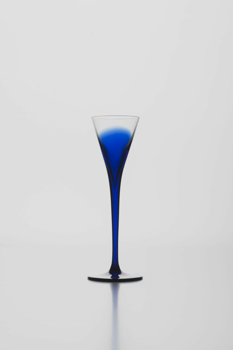 Kónicky pohár s modrým kobaltom