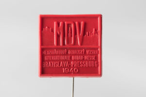 Odznak MDV 1940 červený