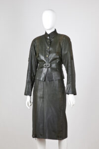 Dámsky kožený olivovozelený sukňový kostým, 2-dielny (sako, sukňa)