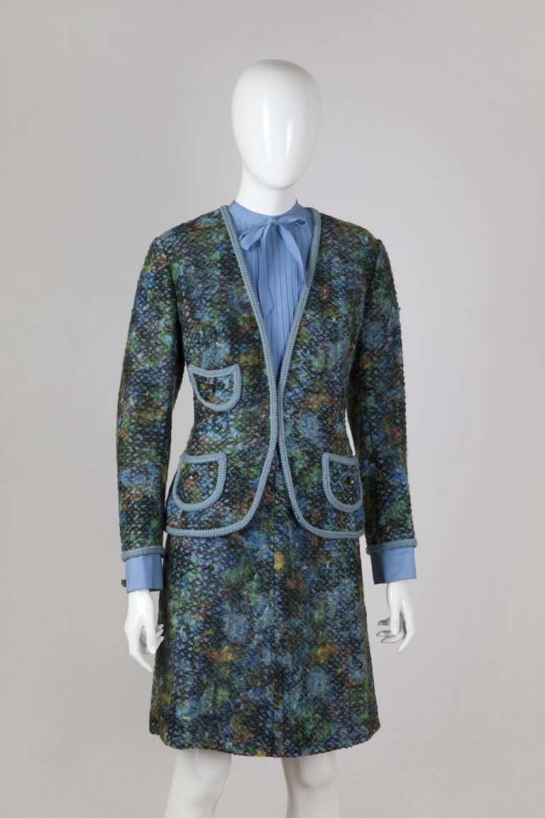 Dámsky kostým chanelovského typu, 3-dielny (sako, sukňa, živôtik)