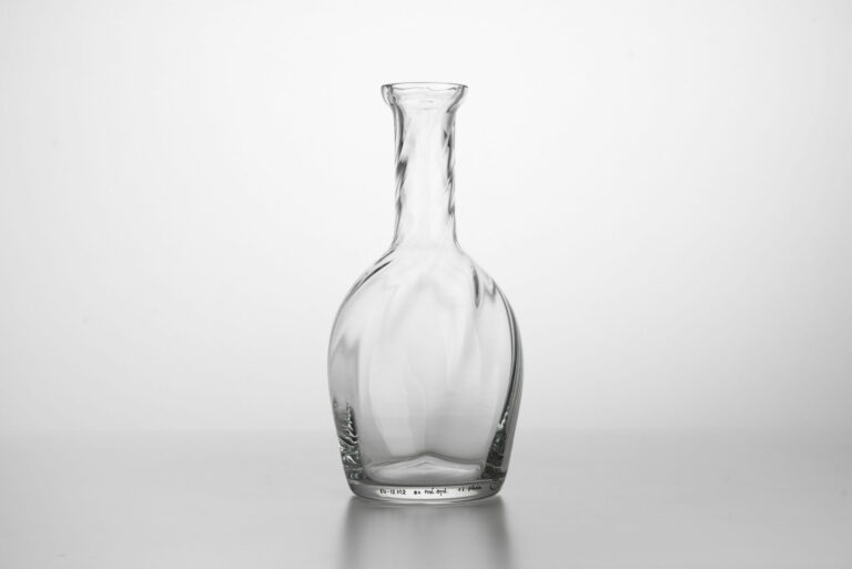 Fľaša a váza fúkaná do optišovej formy
