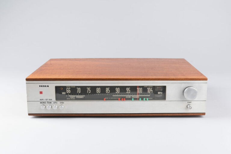 Hi – Fi rádioprijímač tesla 3601 A ST 100