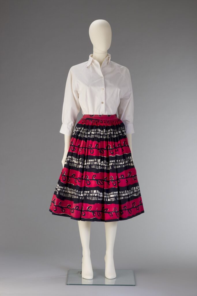 Blúzka so sukňou, značka Bourec, filmová tlač na bavlne, 50. roky, látka. © Peter Ascher, Archív Petry Tonder.