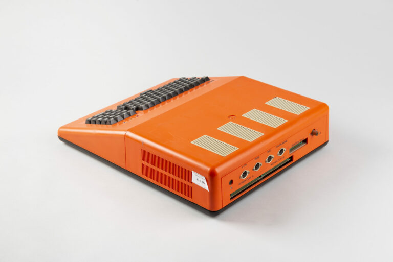 Počítač Didaktik Alfa 2 (1986) / Zapožičané z Múzea výpočtovej techniky SAV