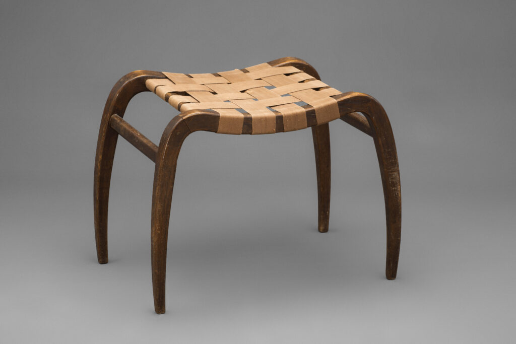 Ladislav Bartoníček, stolička navrhnutá pre Krásnu izbu