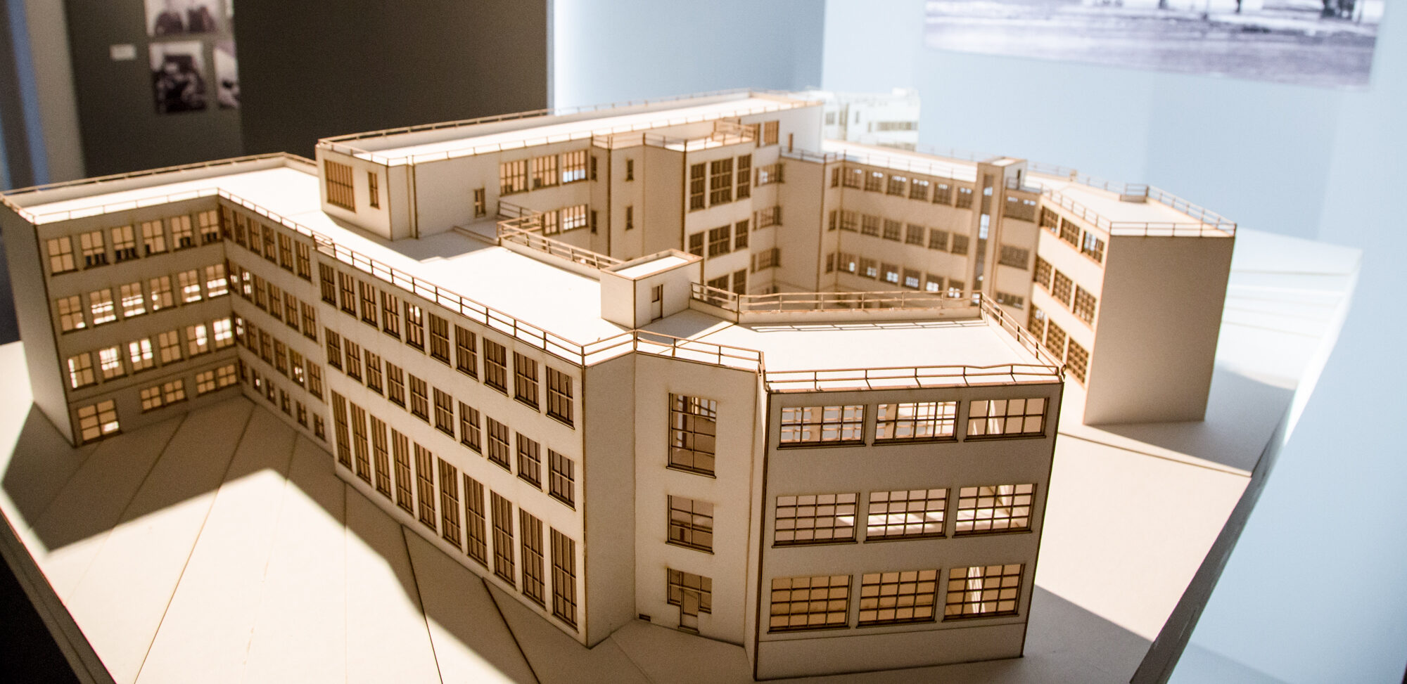 Model budovy Učňovských škôl na Vazovovej ulici na výstave Nebáť sa moderny! Foto: Samuel Okkel