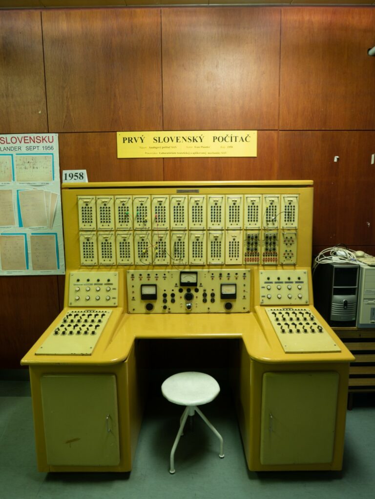 Múzeum počítačov pri výpočtovom stredisku CSČ SAV