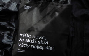 Vizuálna identita a (digitálna) propagácia Slovenského komorného divadla v Martine
