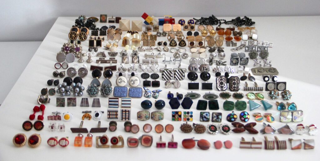 Manžetové gombíky zo zbierky Karola Pichlera, Biarritz, 2022. Foto Karol Pichler, archív N.K.