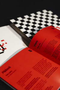 TwoTone / Osobitosť v prepojení