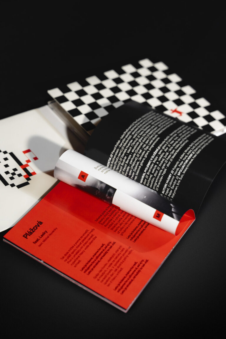 TwoTone / Osobitosť v prepojení