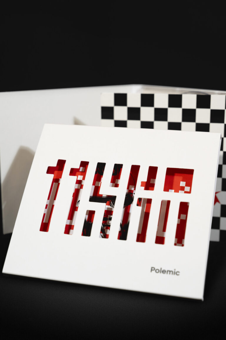 TwoTone / Osobitosť v prepojení