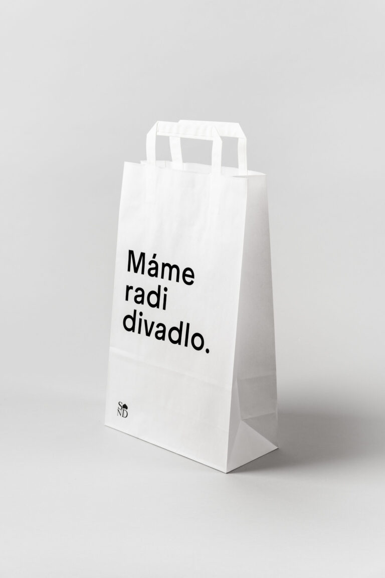 MÁME RADI DIVADLO