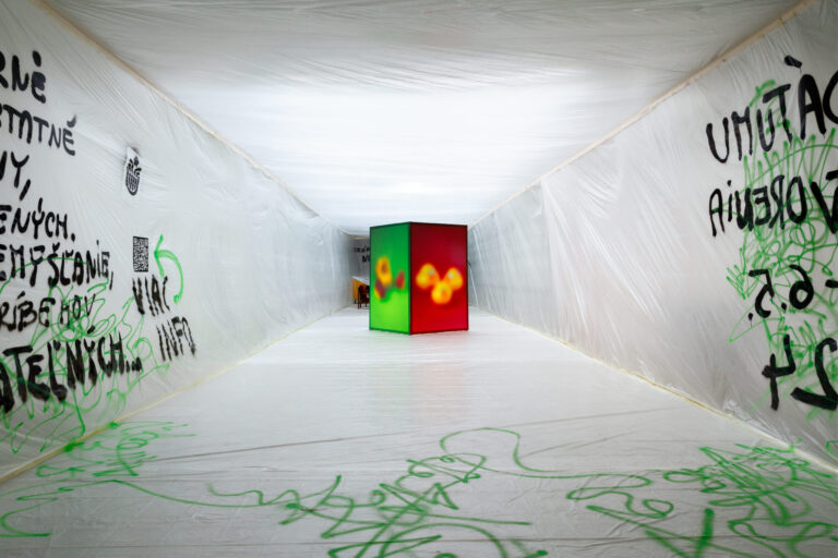 Cyklus výstav amatérskeho výtvarného umenia pre Národné osvetové centrum