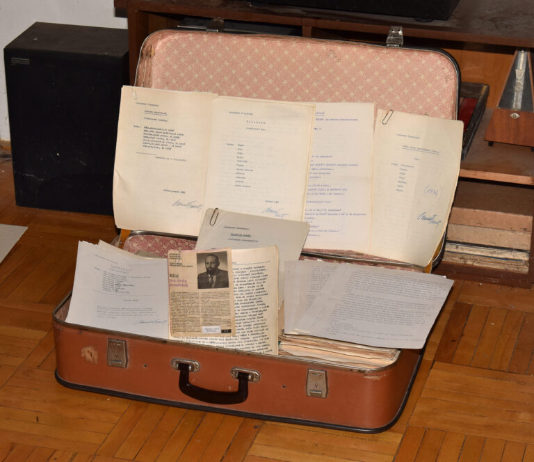 Alexander Reis Francisty: Osud skrytý v kufríku