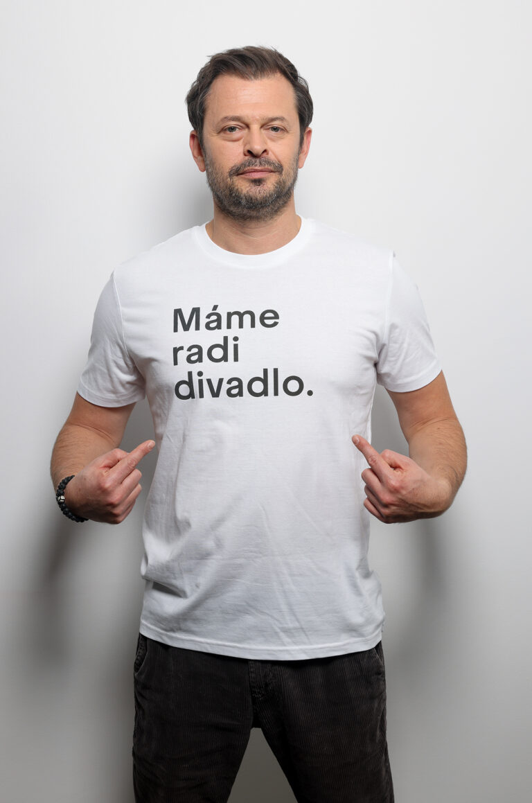 MÁME RADI DIVADLO