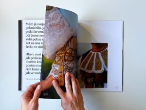 Kroje Záhoria v obrazoch