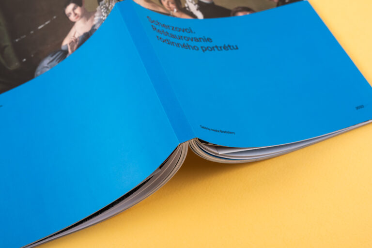 Scherzovci. Reštaurovanie rodinného portrétu