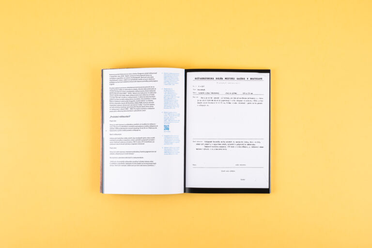 Scherzovci. Reštaurovanie rodinného portrétu