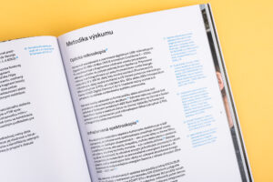 Scherzovci. Reštaurovanie rodinného portrétu