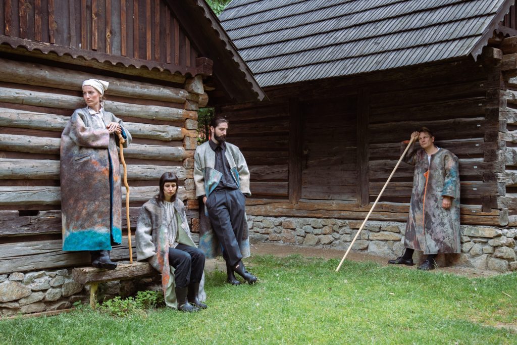 Paula Árendášová (4. ročník), Kabáty zmeny. Bakalárska práca, 2024. Foto archív ATD VŠVU