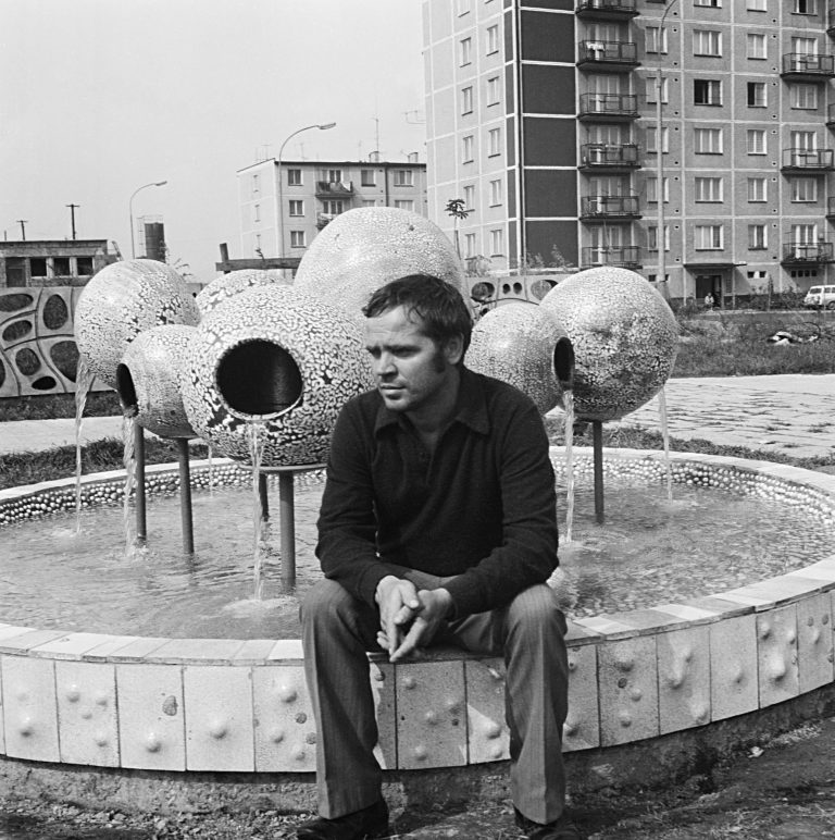 Vitálny kód: Keramická plastika Jozefa Sušienku vo verejnom priestore