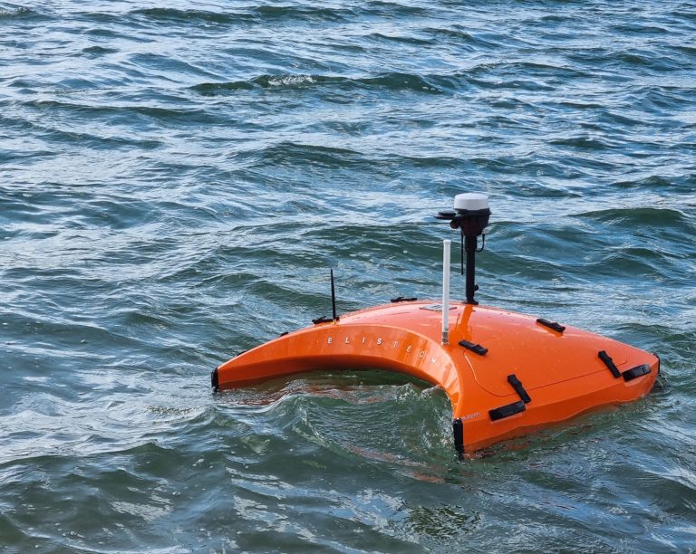 Pláva ako kačka, meria ako laboratórium – Elis eLagoon dron na detekciu priesakov