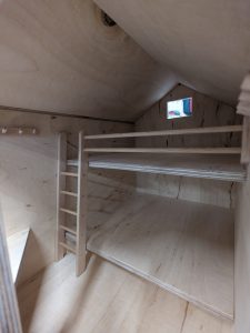 Arbofix – systém fixace stromů, živá útulna