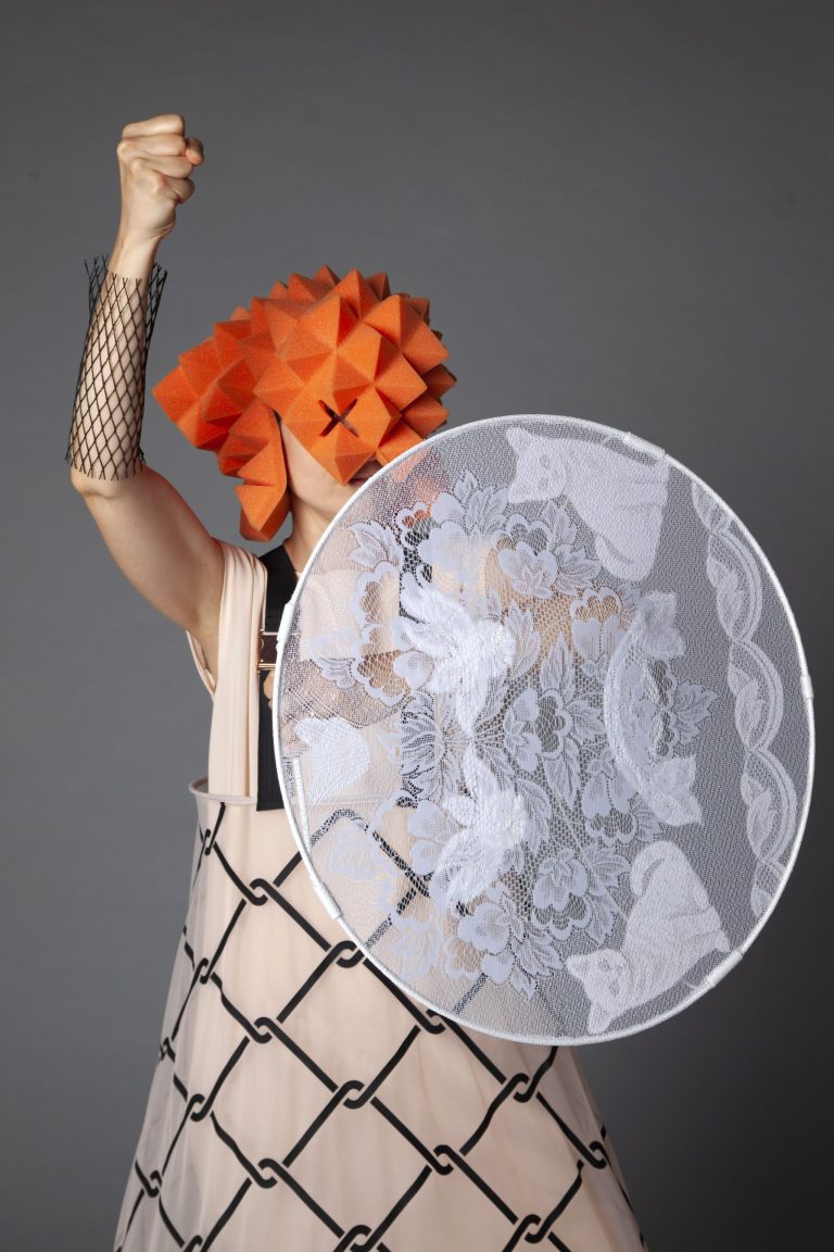 Kostýmy pre album Drôtenky skupiny Drť