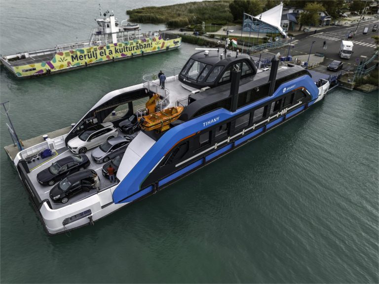 Bahart lode pre jazero Balaton