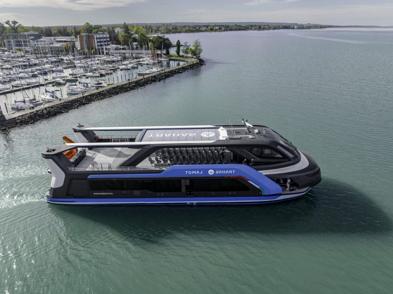 Bahart lode pre jazero Balaton