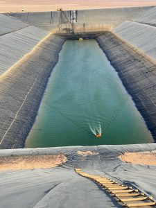 Pláva ako kačka, meria ako laboratórium – Elis eLagoon dron na detekciu priesakov