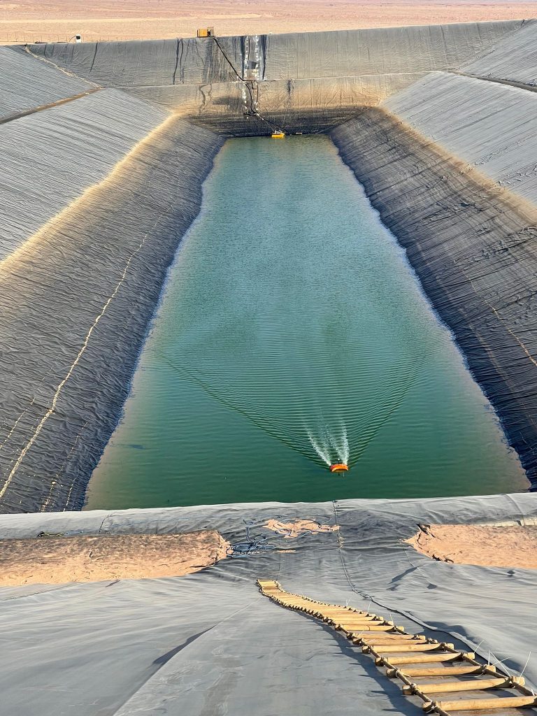 Pláva ako kačka, meria ako laboratórium – Elis eLagoon dron na detekciu priesakov