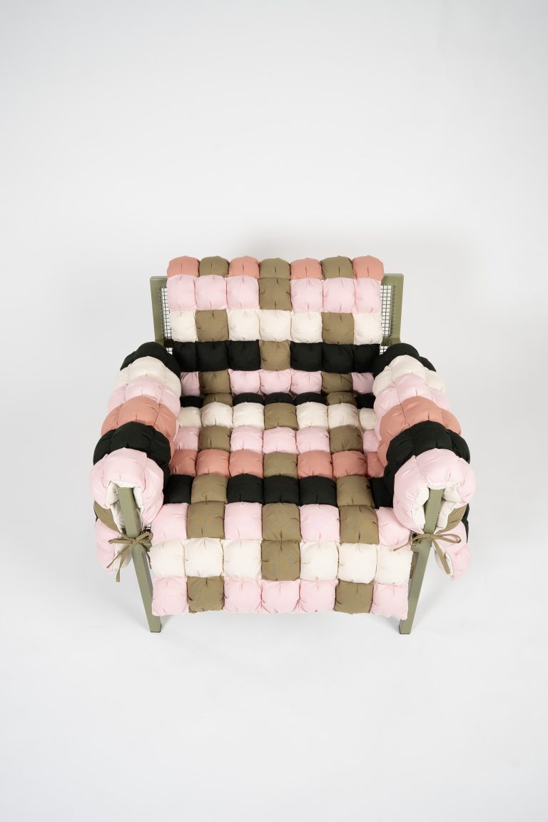 Doona - solitérne kreslo s otomanom