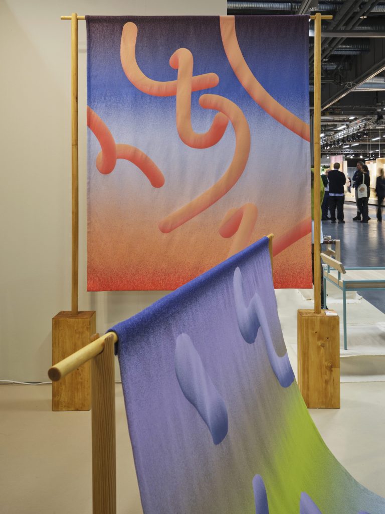 Stockholm Furniture Fair 2025 – Greenhouse, Collection of tapestries In-between. Foto: Yosuke Kojima
