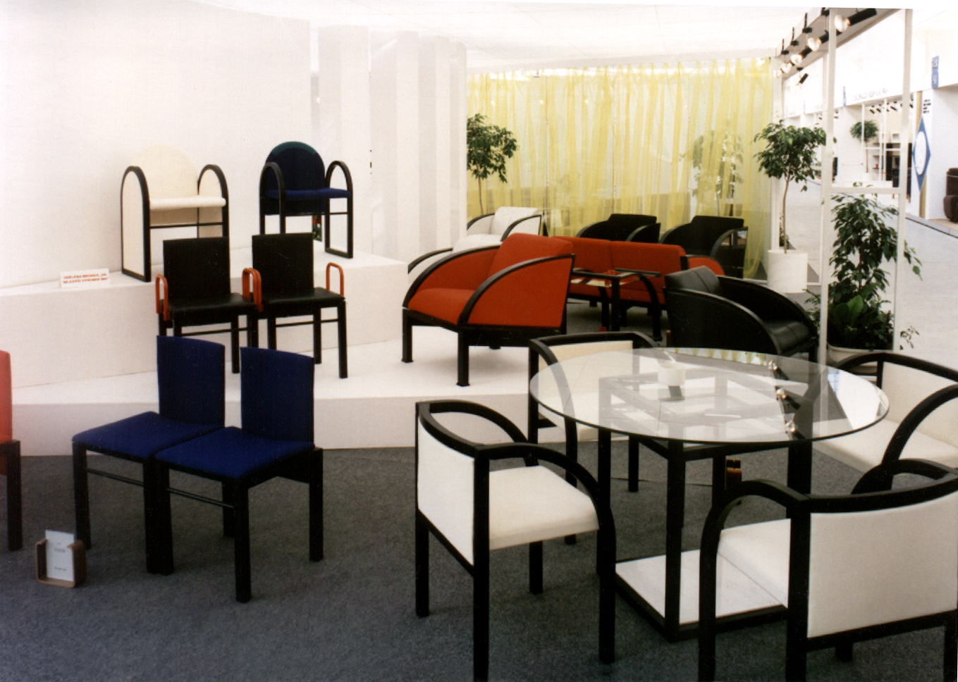 Viliam Chlebo a Jaroslav Hreščák: Expozícia Dřevopodniku Holešov v Brne, 1987, archív autora.